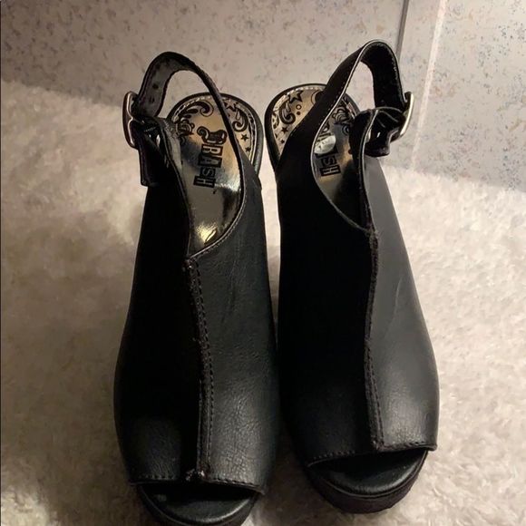 BRASH Wedge Sandals 🌺 - Picture 6 of 8